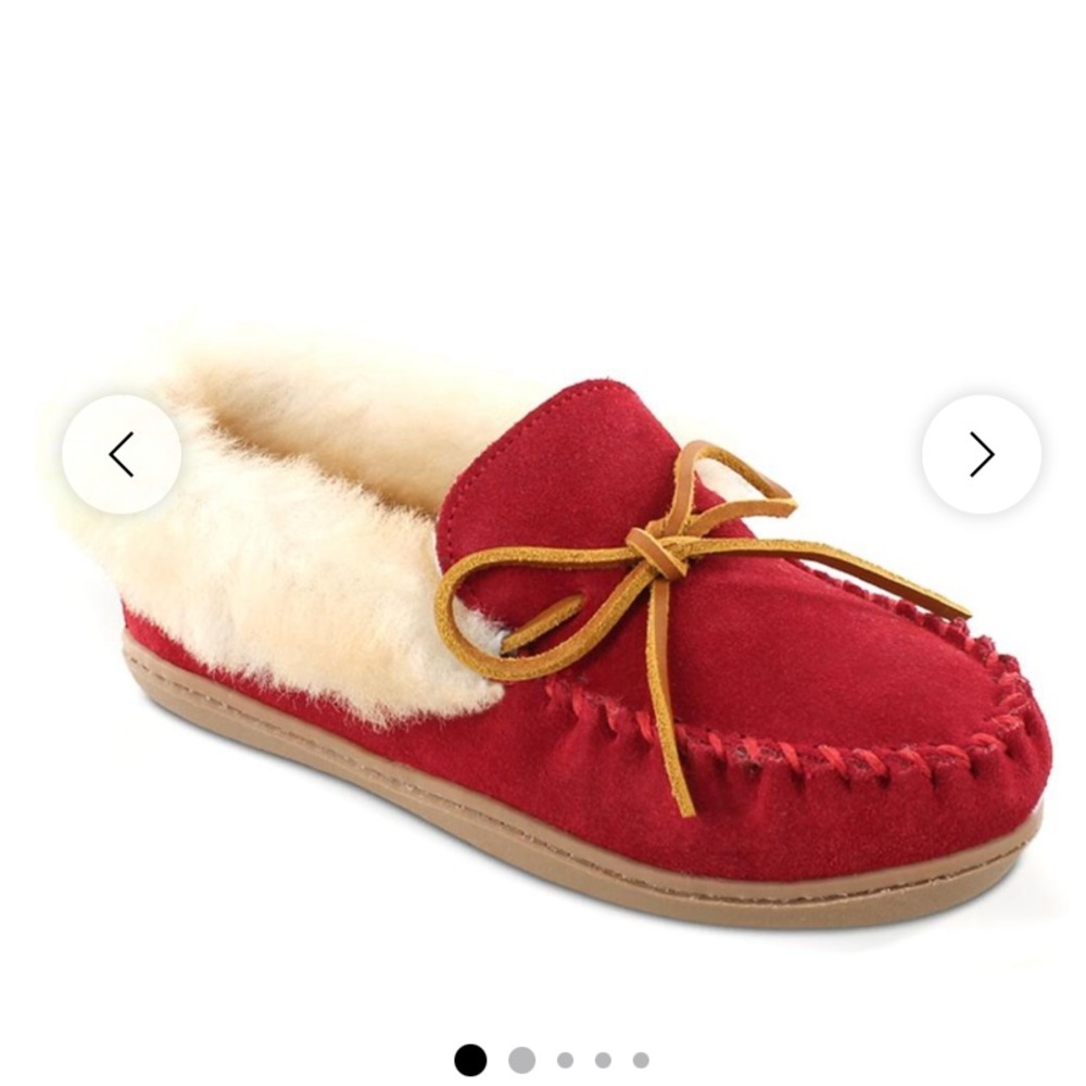 Minnetonka Red Suede Fur-Lined Alpine Moccasin with Tan Bow